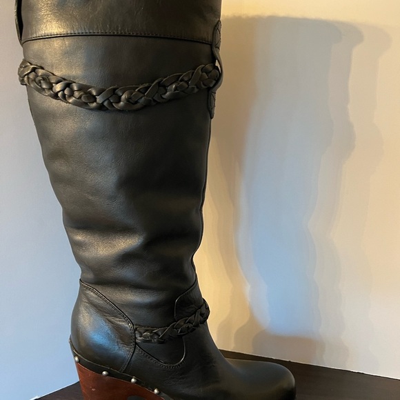 UGG WOMENS SHERPA LINED LEATHER BOOT SIZE 7 WORN ONCE - Picture 6 of 10